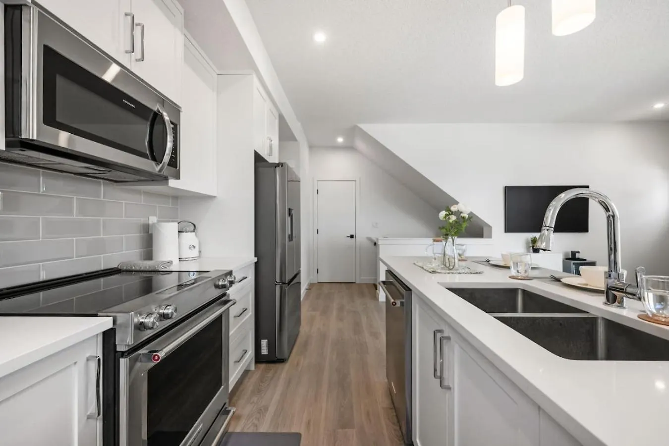 Luxury Aspen 2Br Home With Double Garage Car Parking Κάλγκαρι 0*,